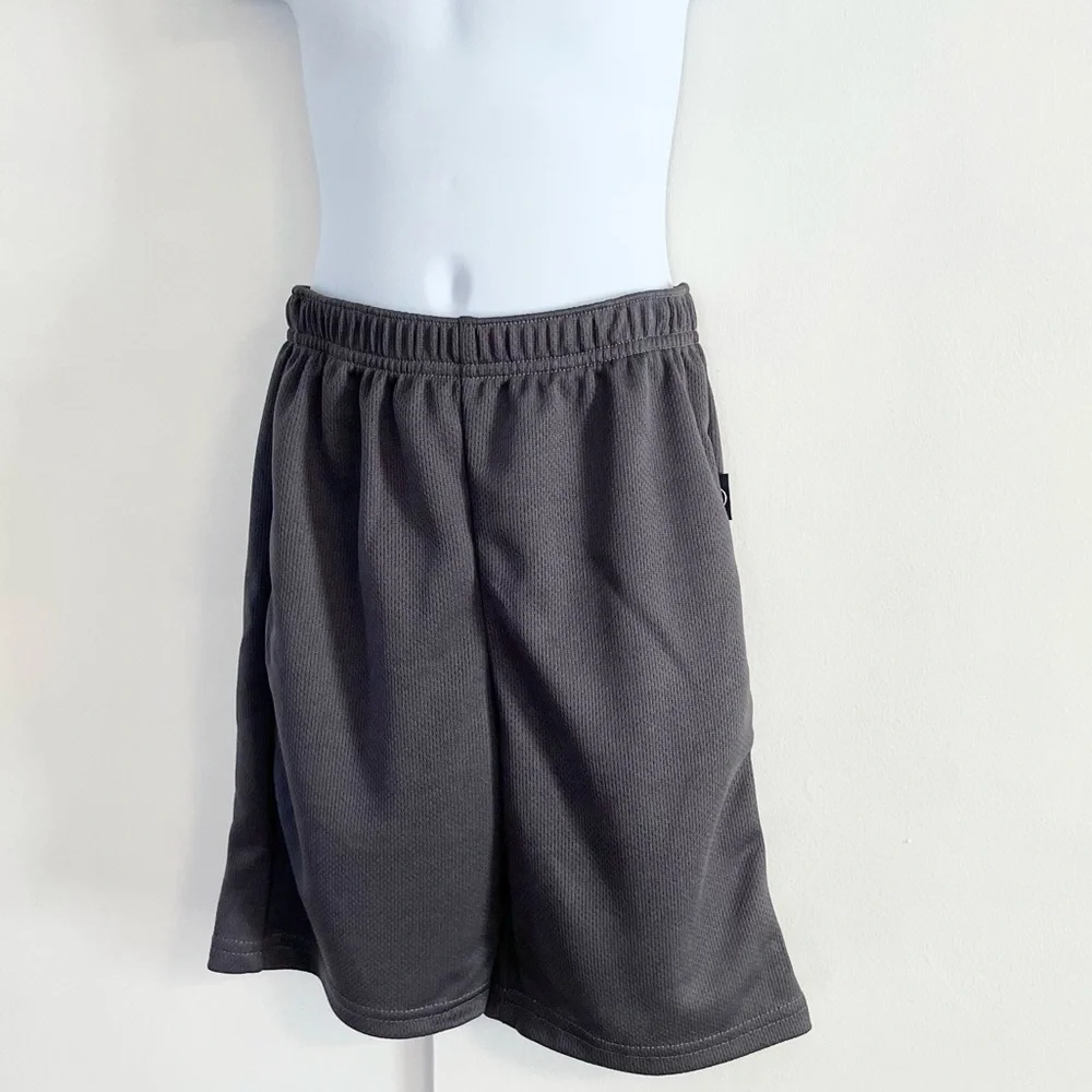 🆕Boy’s Marvel Avengers Shirt/Shorts Set Size 6
